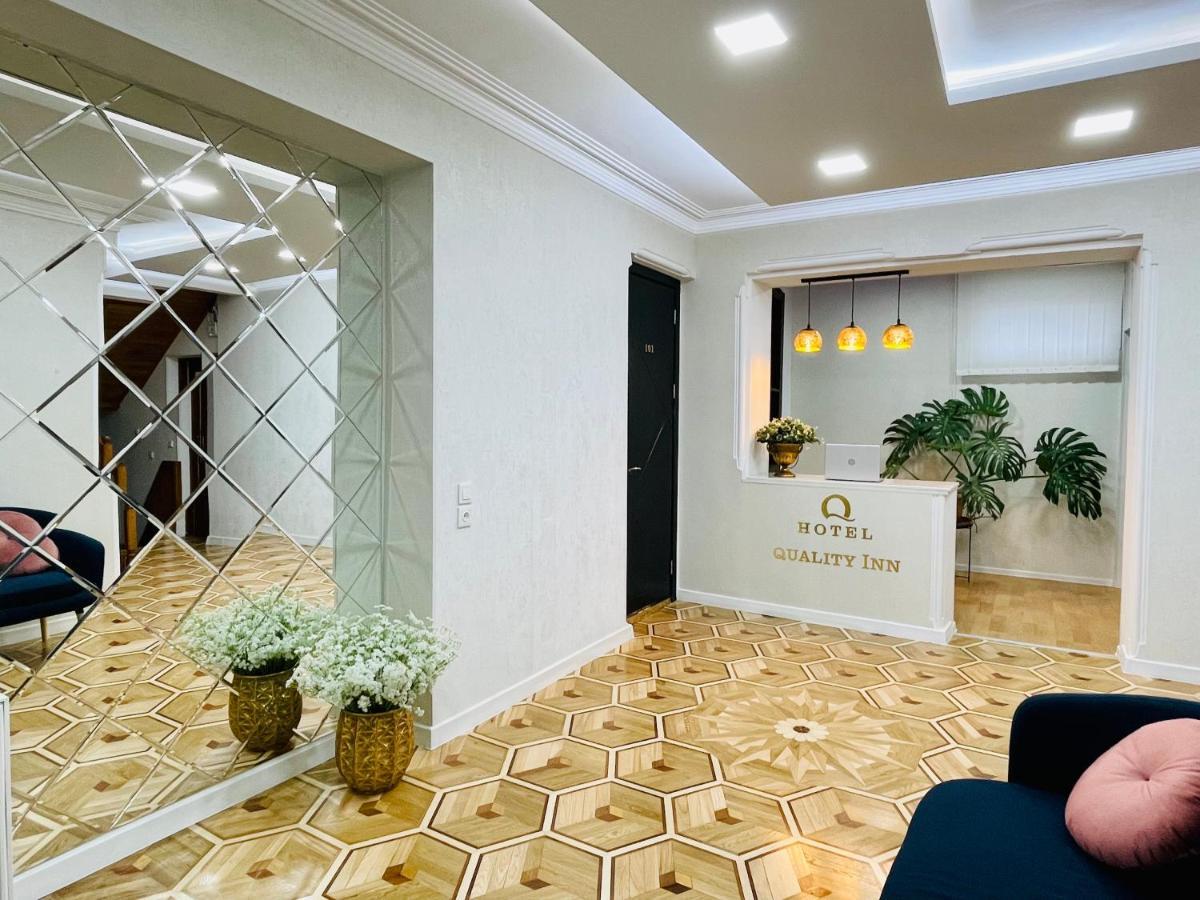 Quality Inn Tbilisi Buitenkant foto