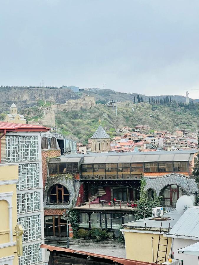 Quality Inn Tbilisi Buitenkant foto