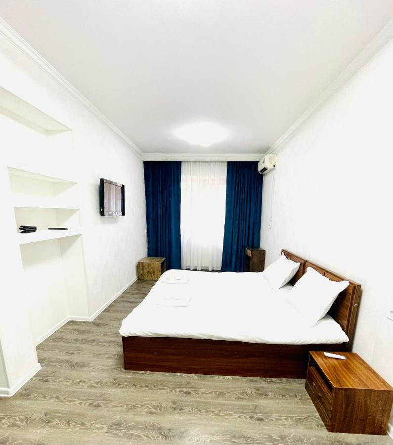 Quality Inn Tbilisi Buitenkant foto