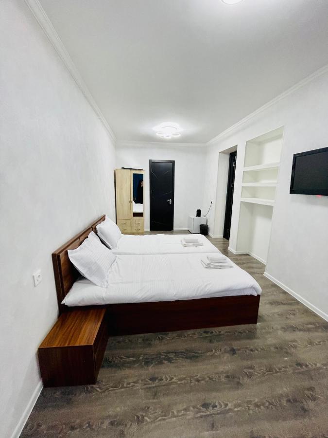 Quality Inn Tbilisi Buitenkant foto