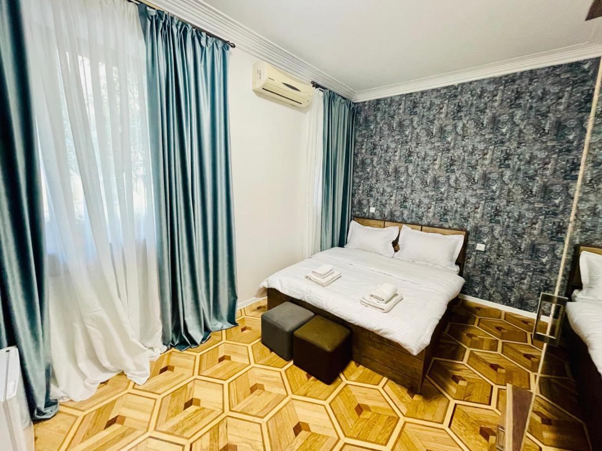 Quality Inn Tbilisi Buitenkant foto
