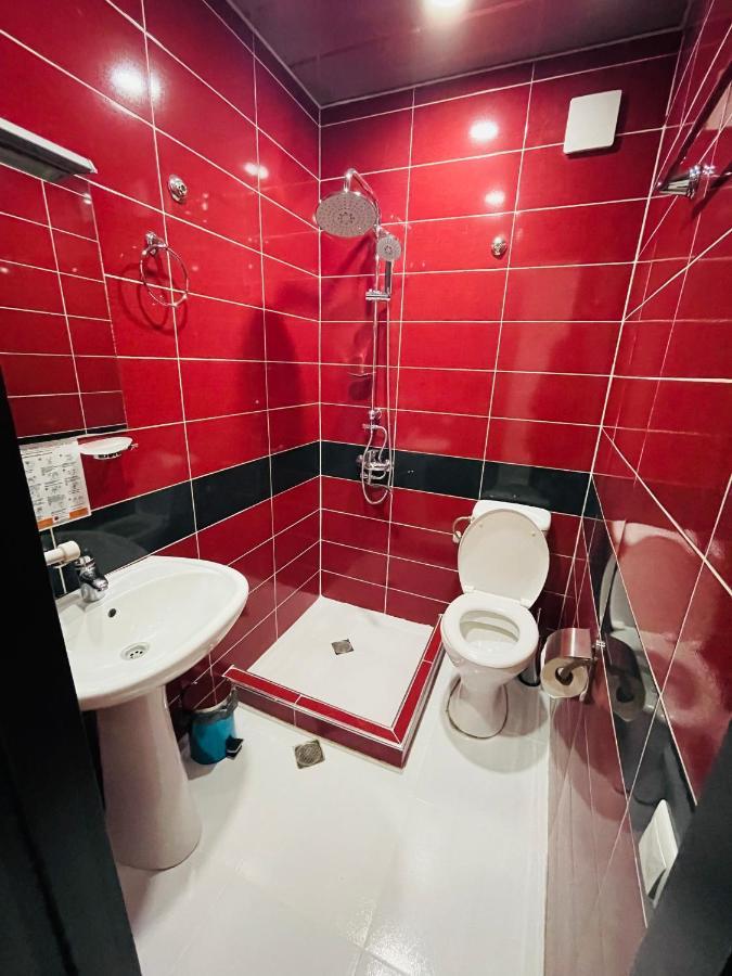 Quality Inn Tbilisi Buitenkant foto