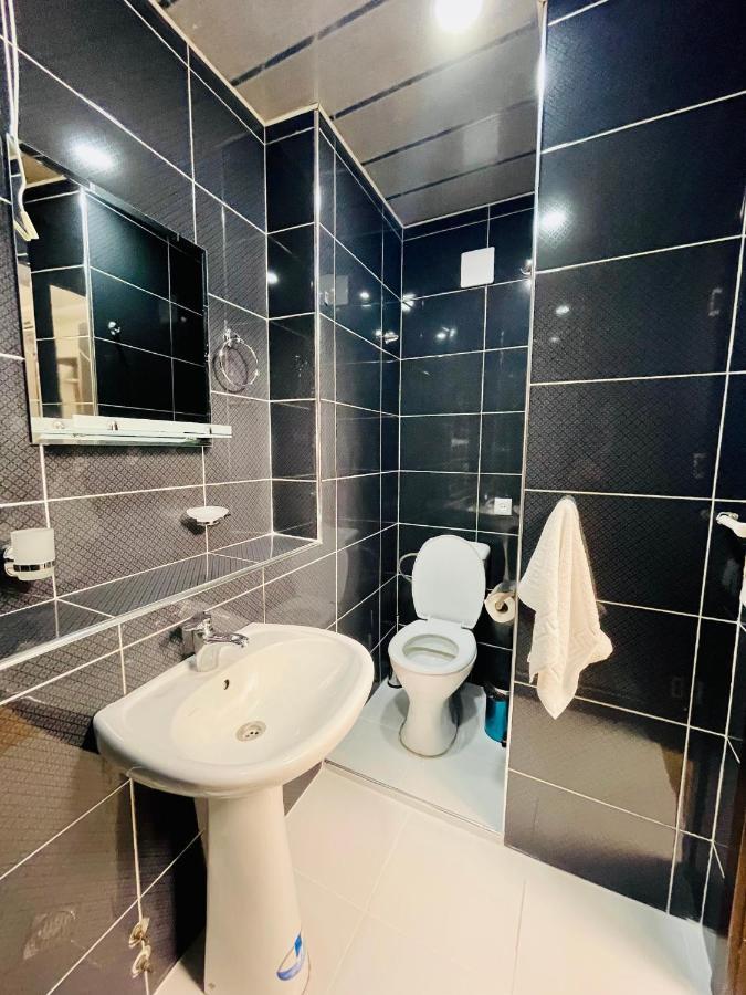 Quality Inn Tbilisi Buitenkant foto