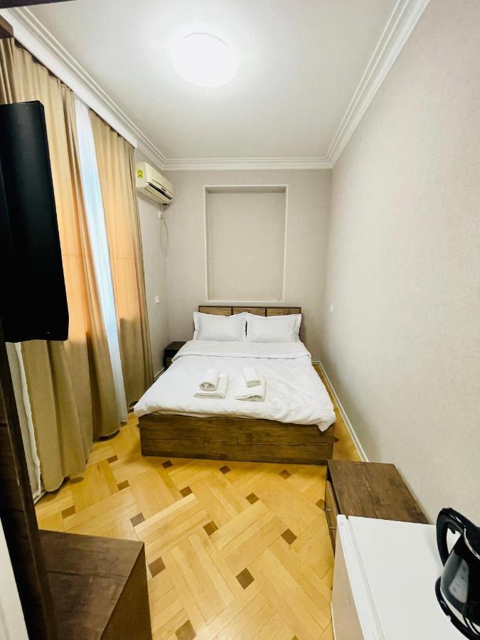 Quality Inn Tbilisi Buitenkant foto