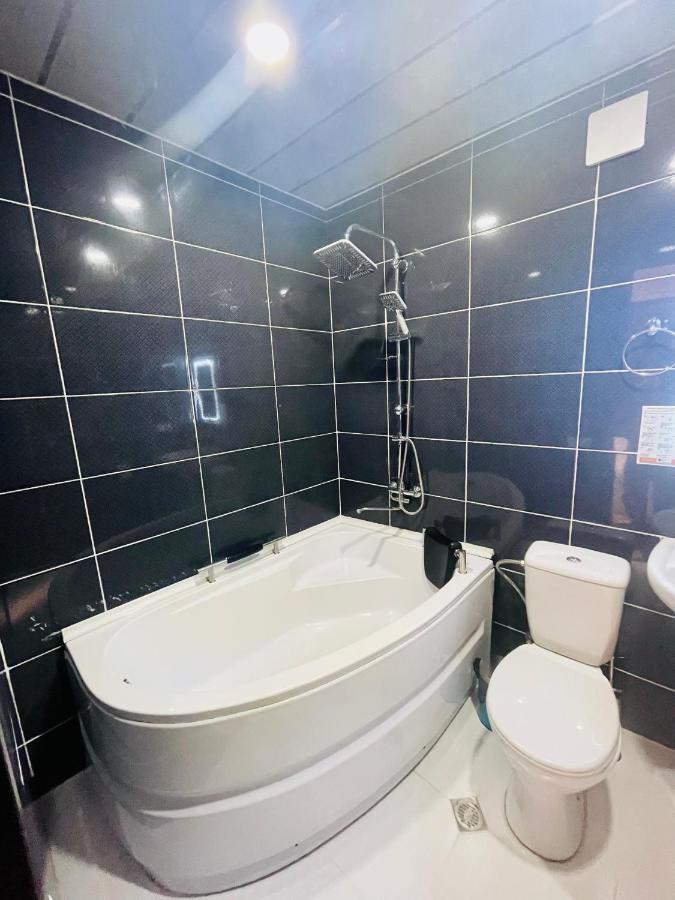 Quality Inn Tbilisi Buitenkant foto