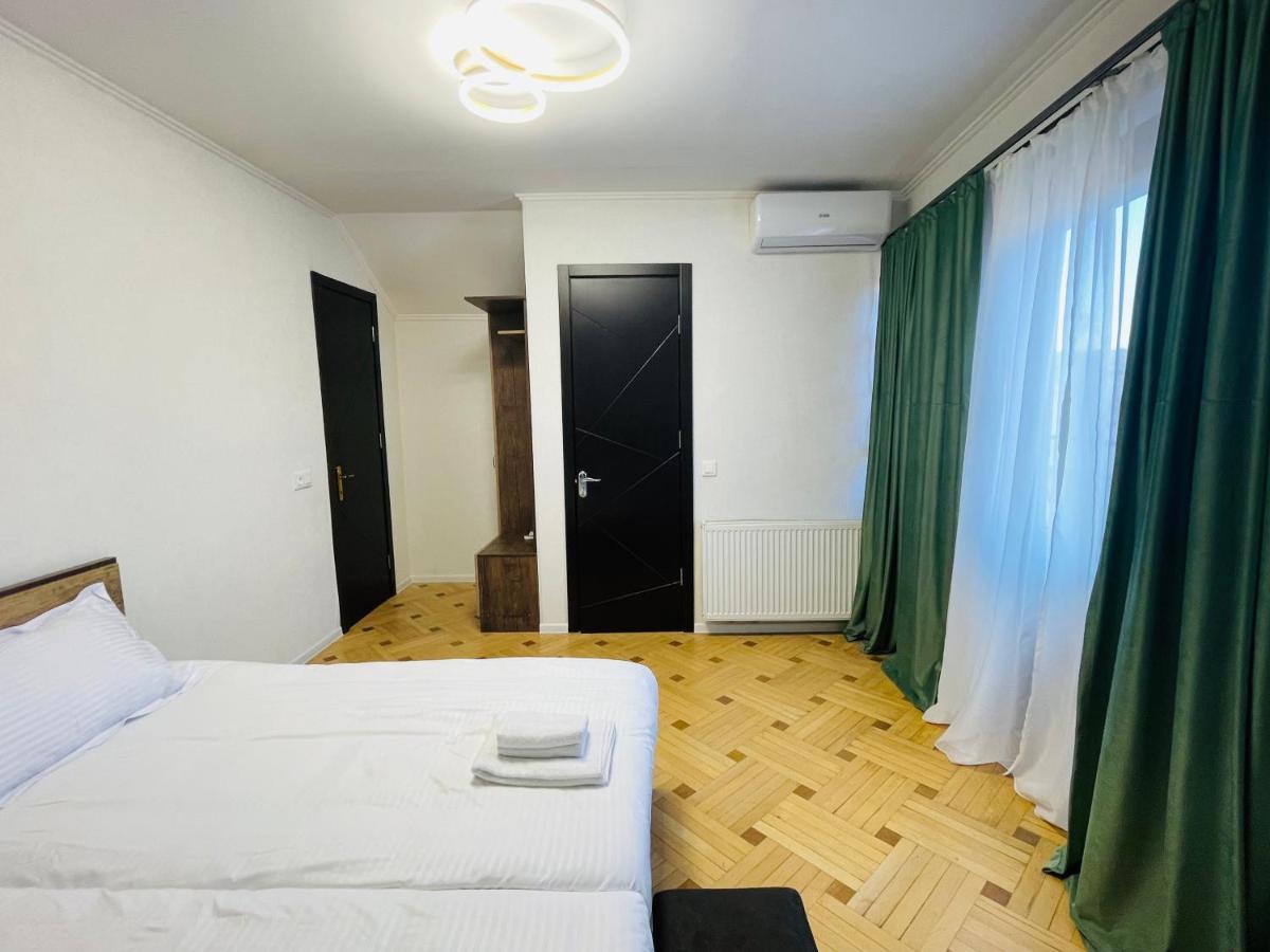 Quality Inn Tbilisi Buitenkant foto
