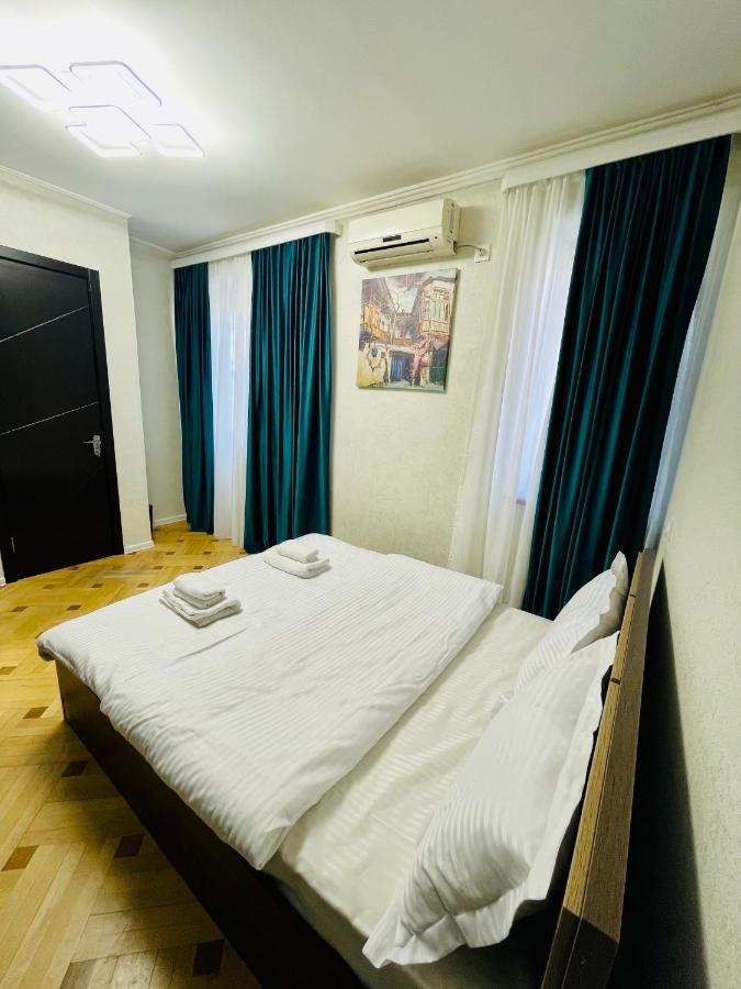 Quality Inn Tbilisi Buitenkant foto