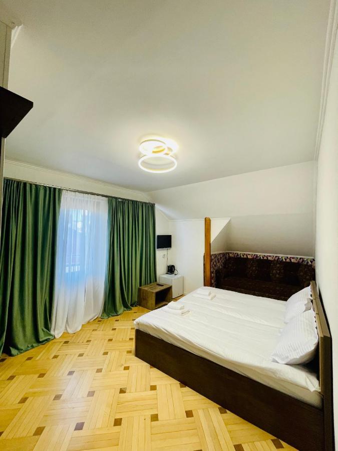 Quality Inn Tbilisi Buitenkant foto