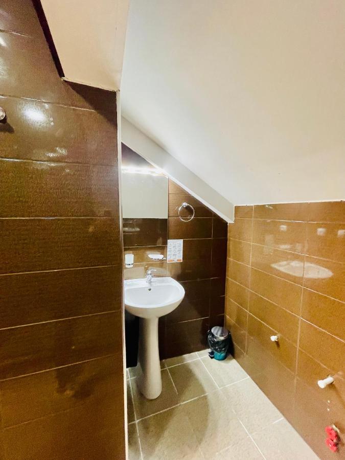 Quality Inn Tbilisi Buitenkant foto