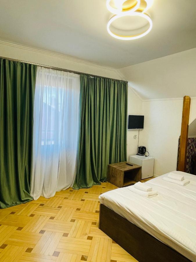 Quality Inn Tbilisi Buitenkant foto