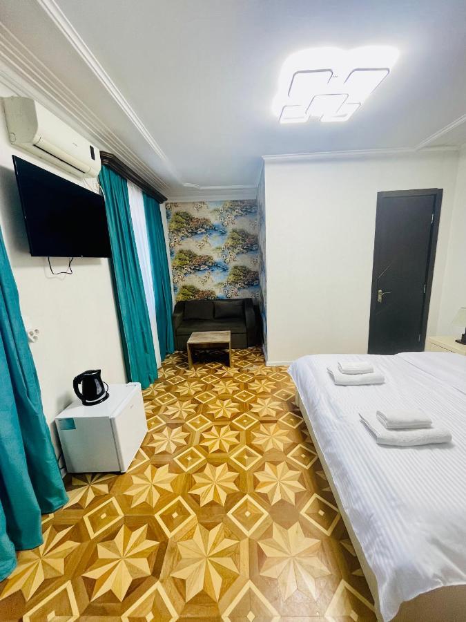 Quality Inn Tbilisi Buitenkant foto