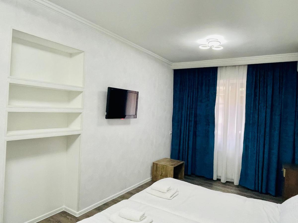 Quality Inn Tbilisi Buitenkant foto