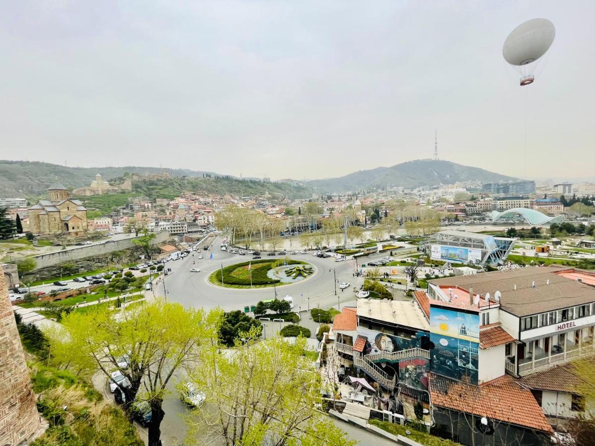 Quality Inn Tbilisi Buitenkant foto